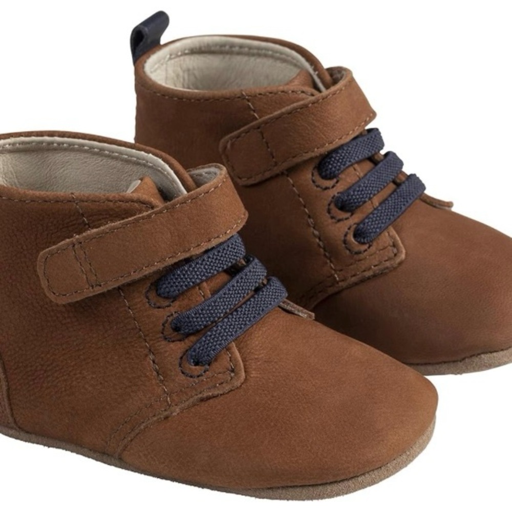 Robeez Leather Crib shoes- NEW without tags